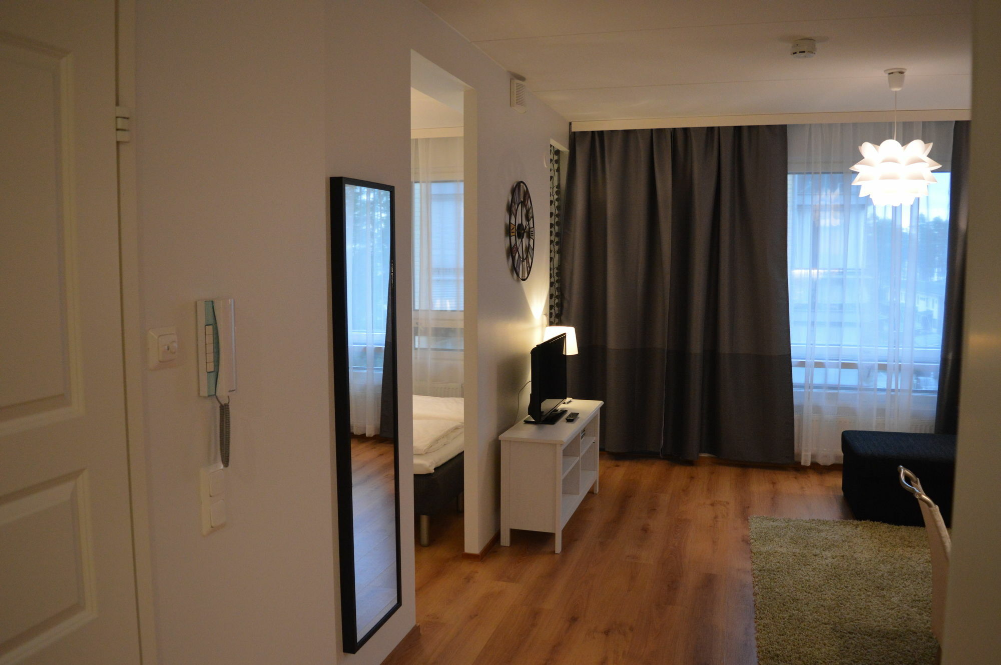 Helsinki Airport Suites Vantaa Buitenkant foto
