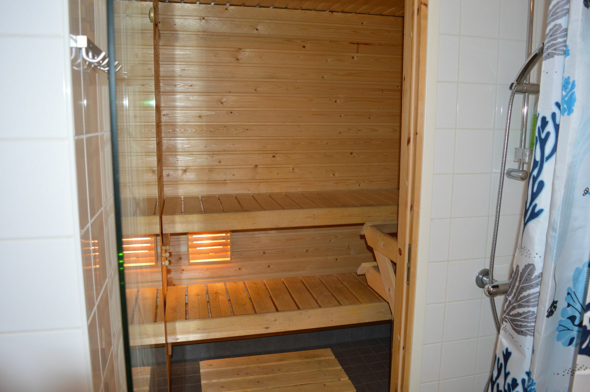 Helsinki Airport Suites Vantaa Buitenkant foto