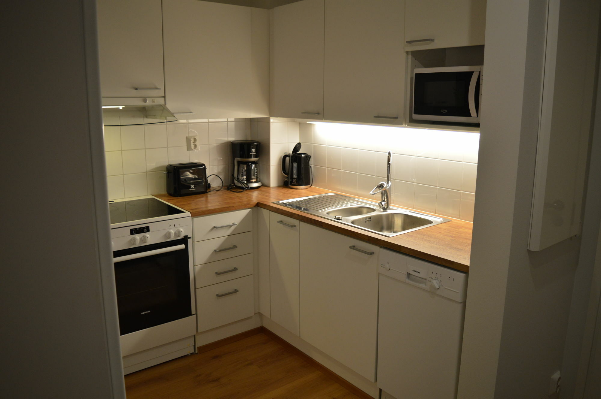 Helsinki Airport Suites Vantaa Buitenkant foto